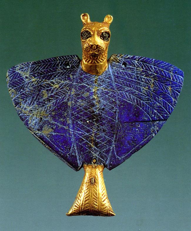 Gouden leeuwenkop met Lapis Lazuli vleugels uit Mesopotamie